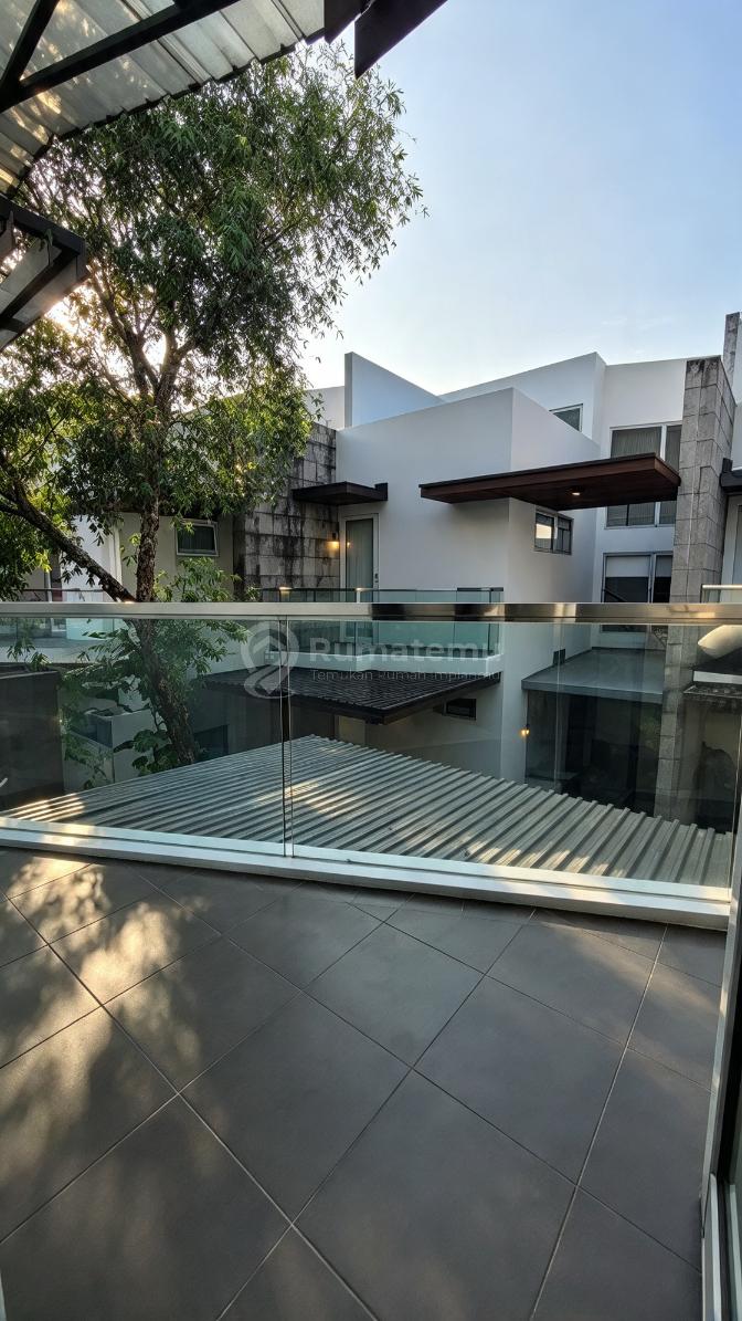 Dijual Rumah Siap Huni Lokasi Strategis Dengan Harga Menarik di Discovery Bintaro Sektor 9