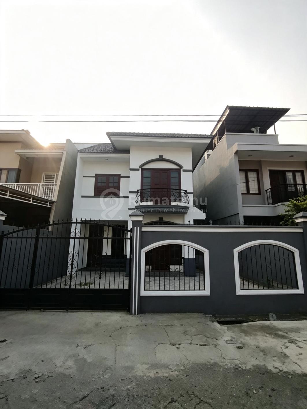 Rumah 2 Lantai Murah Di Taman Palem Lestari. Cengkareng Jakarta Barat