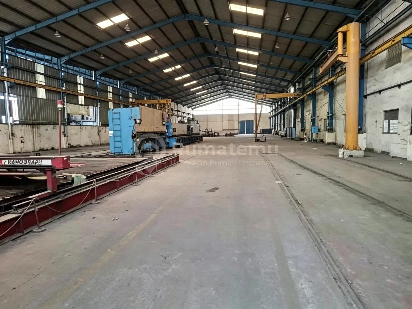 Disewakan Gudang Lokasi Strategis di Cakung Cilincing 3400 m2 Pinggir Tol Cakung