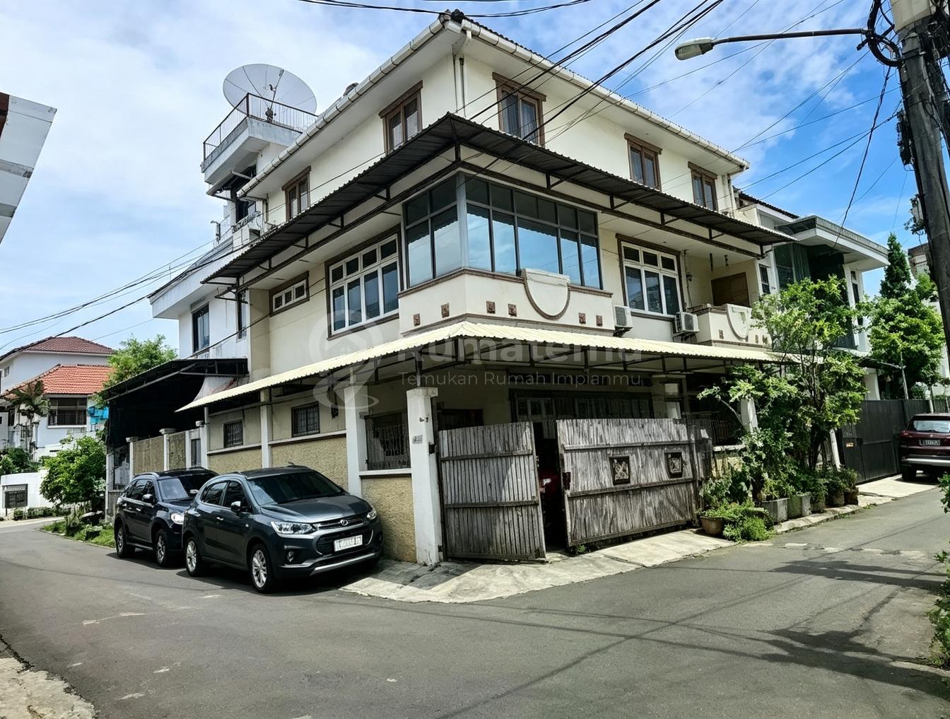Rumah Sunter Agung Lokasi Strategis Bangunan 3 Lantai