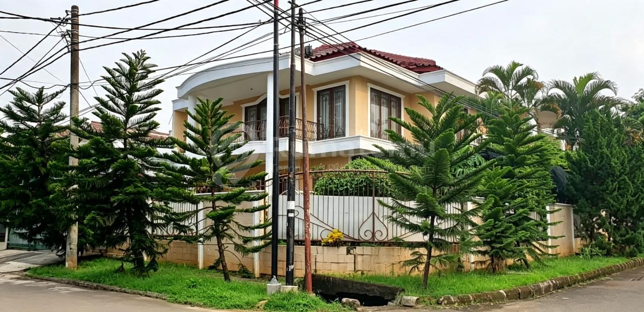 Rumah Keren Dekat Stasiun Bintaro Jaya