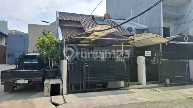 Taman Dutamas [Rumah]:Hadap Selatan-1.5 Lantai