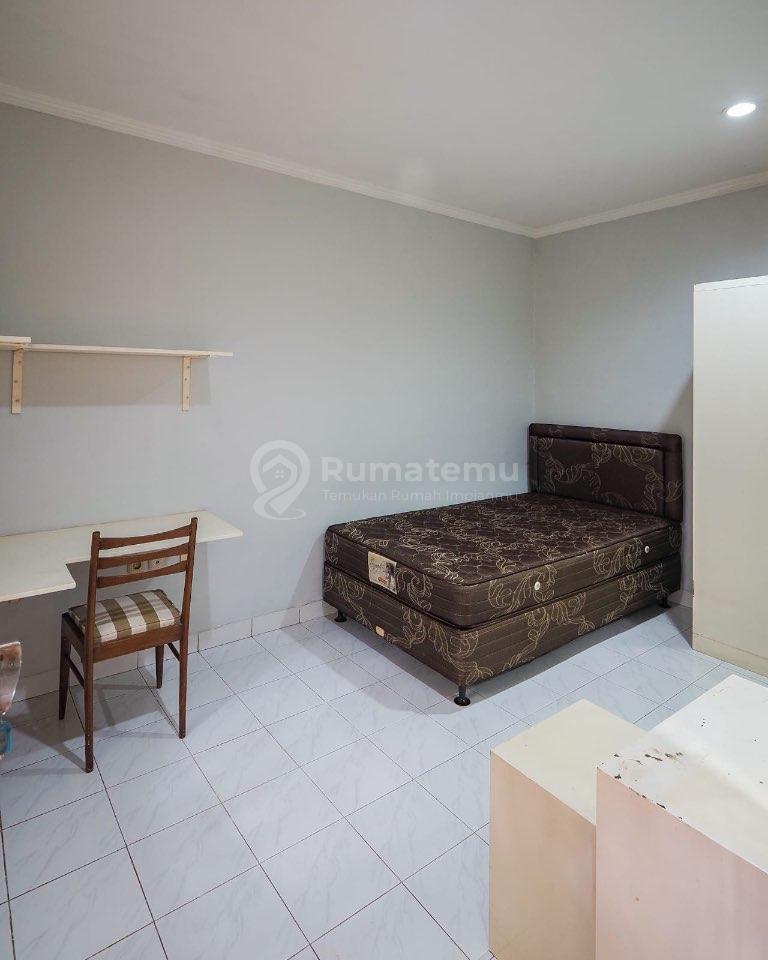     Dijual Rumah Premium Lebak Bulus – Rooftop, Parkir 4 Mobil, SHM, LT 580 m²