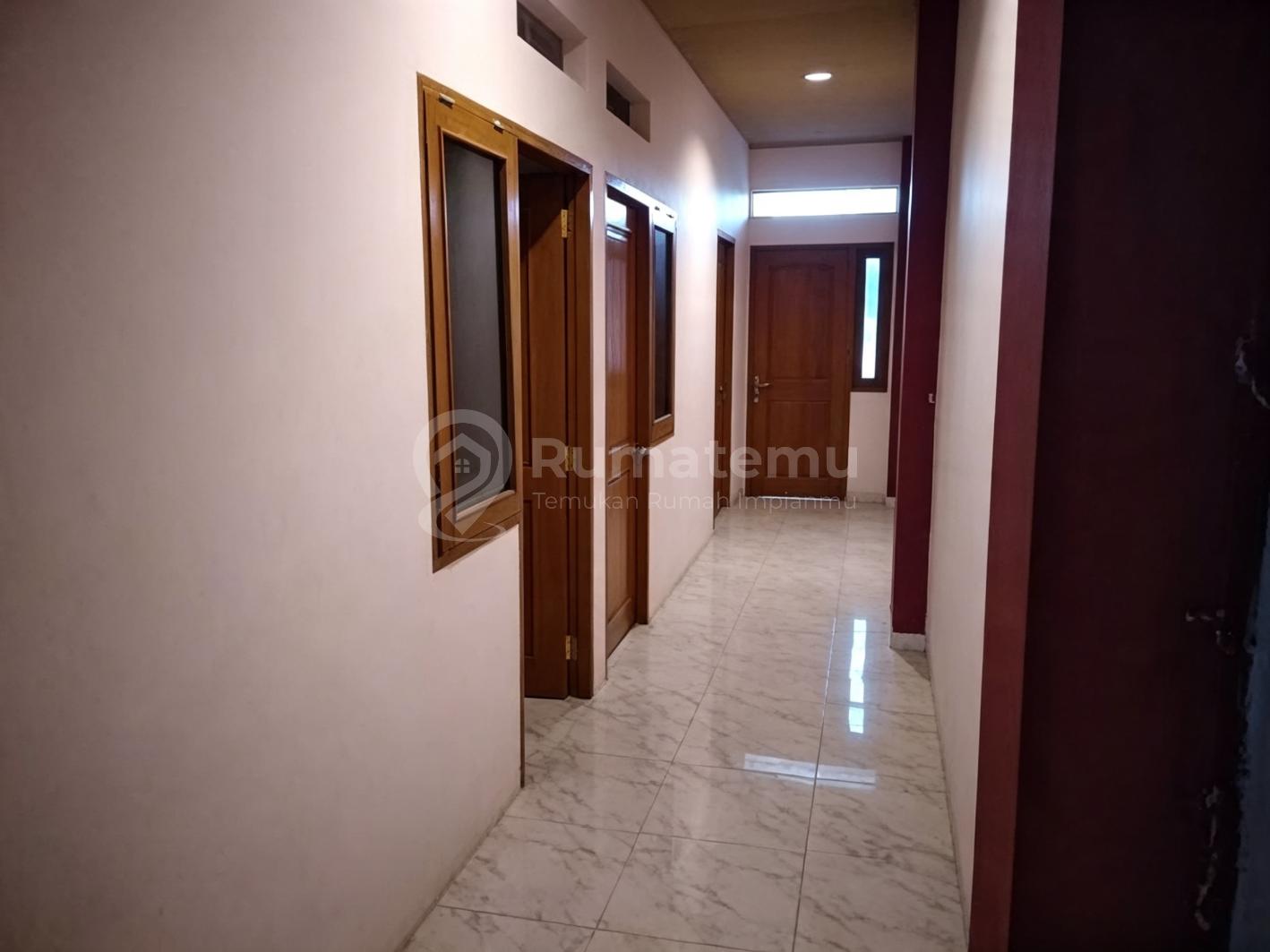 Disewakan Ruko Siap Usaha Lokasi Bagus Jalan Raya , Jalan A.damyati Sukarasa - Tangerang