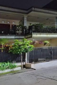 Rumah dlm Komplek Lingkungan Aman mudah diakses di Ciledug. 15764