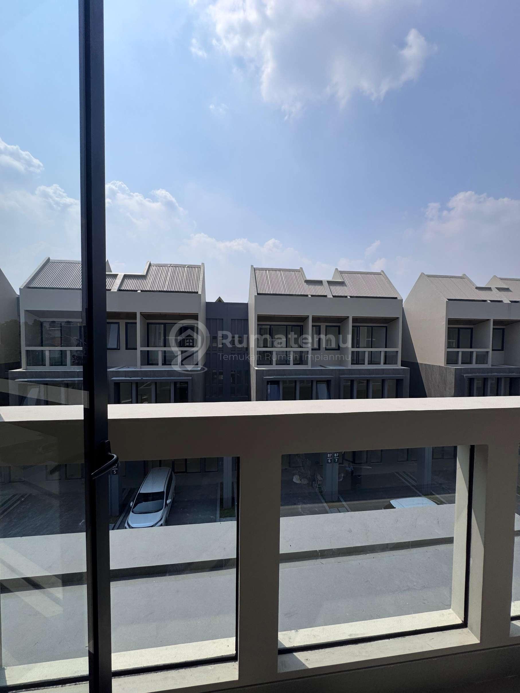 Dijual Ruko Del Rey Jl. Lkr. Botanika Utara, BSD, Tangerang