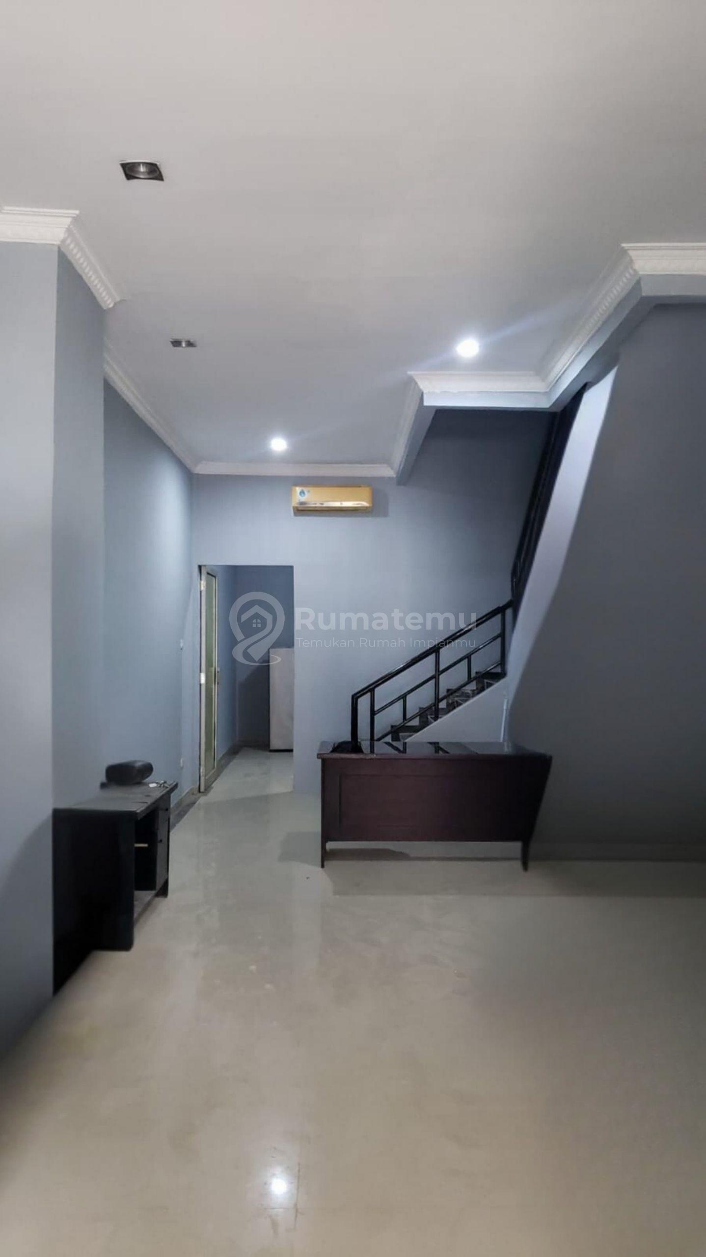 Turun Harga, Dijual Cepat Ruko di Taman Palem Lestari, Ruko Pelangi, Cengkareng, Jakarta Barat