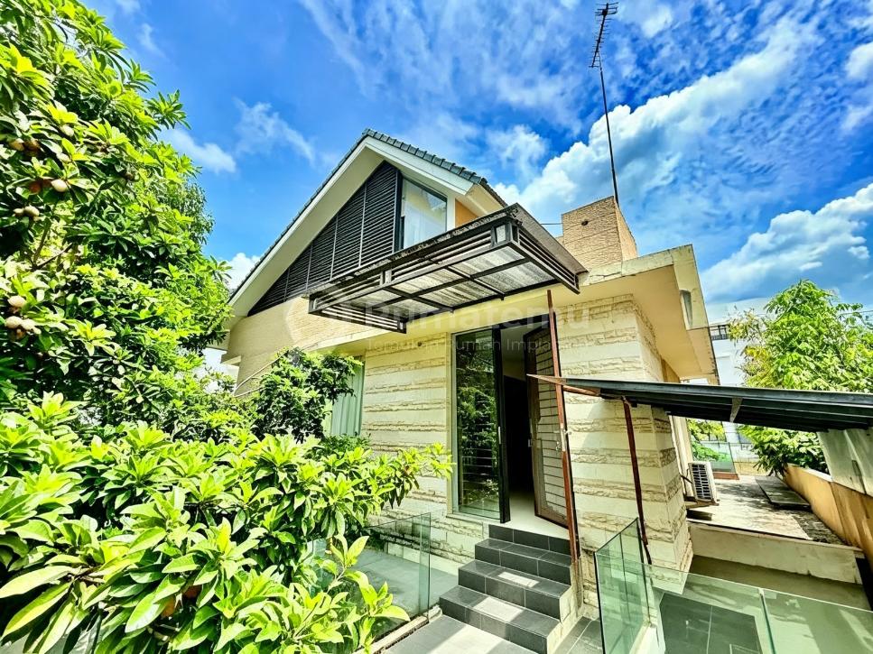 Rumah Minimalis Semi Furnish SHM Free Kanopi Lokasi Strategis Cluster Terdepan Sentul City, Bogor