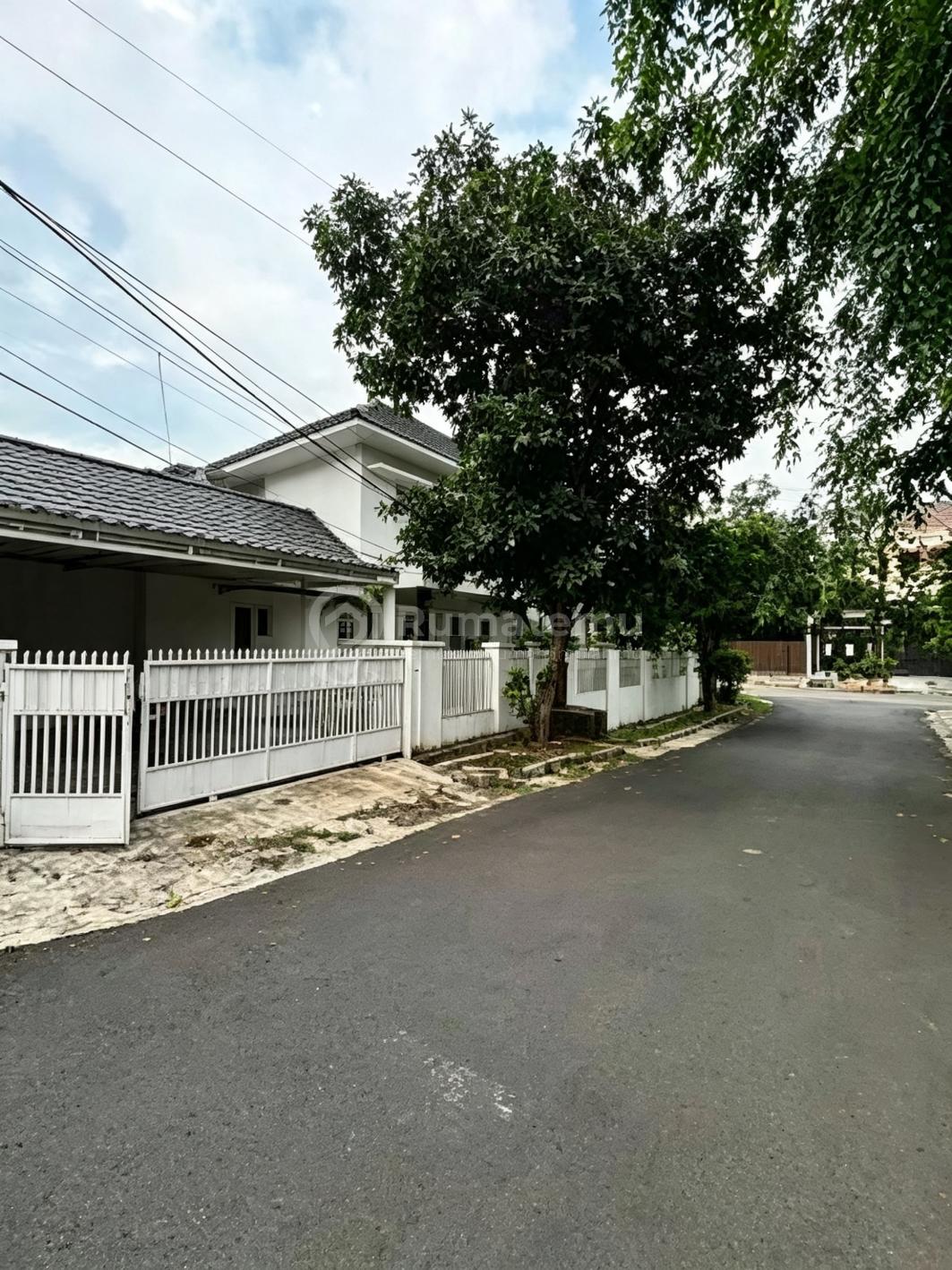 Rumah Bagus Siap Huni di Duren Sawit Jakarta Timur