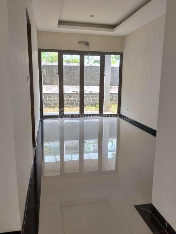 Rumah Siap Huni Cluster Depan Sentul City, Dekat ke Ah Poong