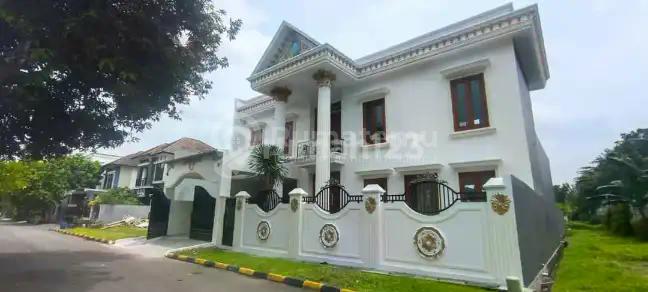 Rumah 2 Lantai Ada Kolam Renang Dan Ruang Gym Puspita Loka Bsd