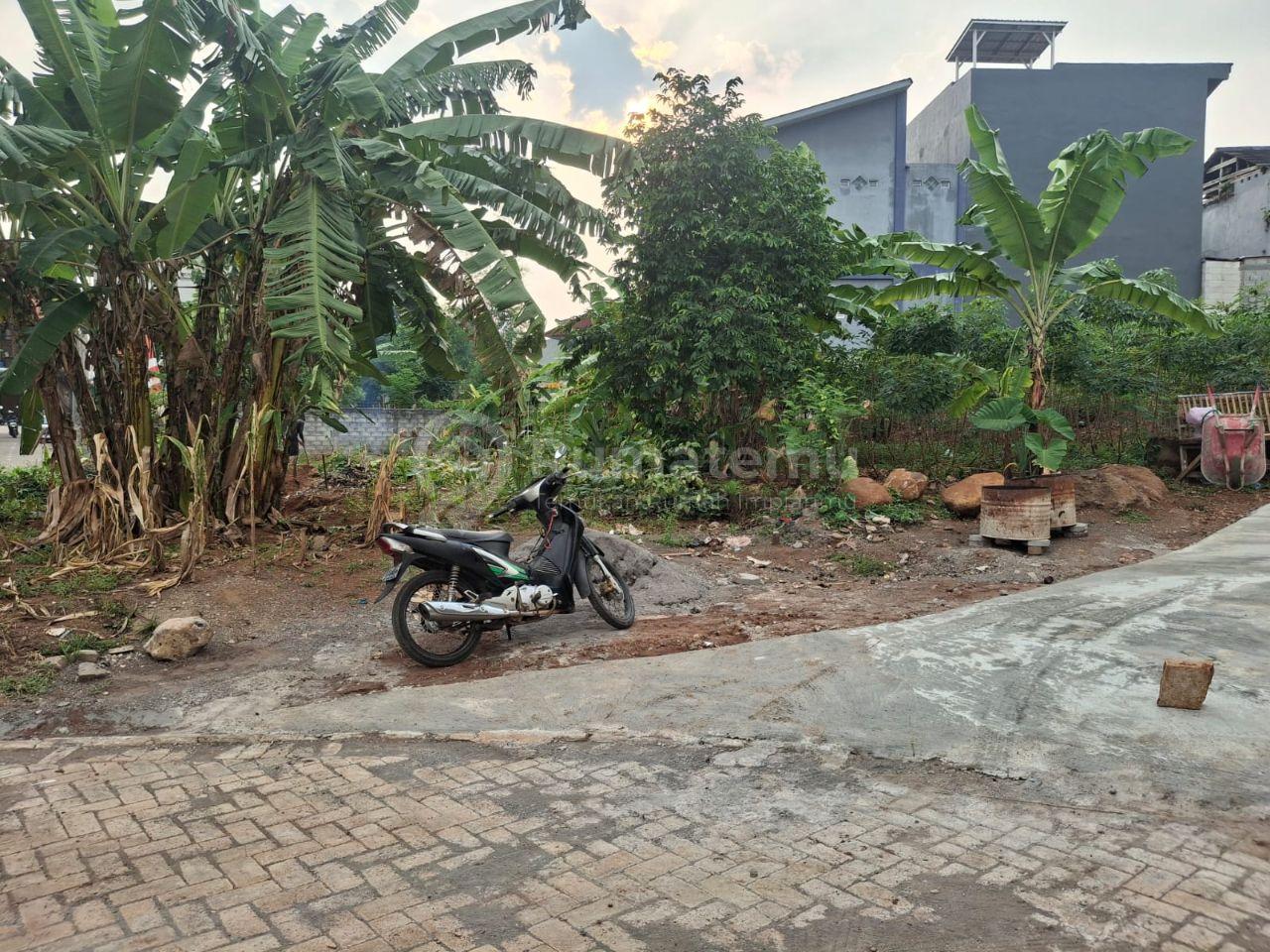 Dijual tanah luas 300m² shm
