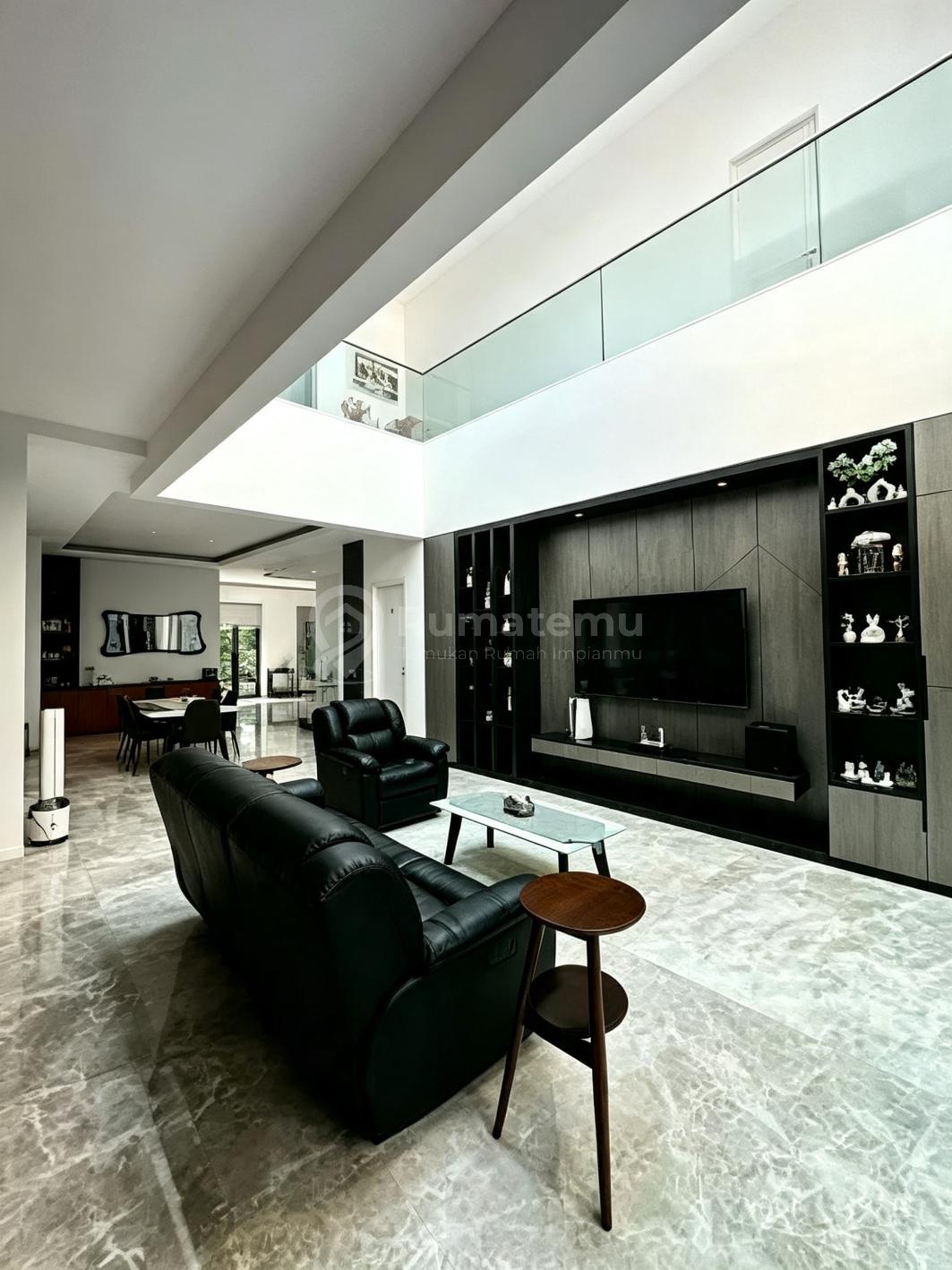 Rumah Mewah Alam Sutera Modern Classic Hook Luas 392M