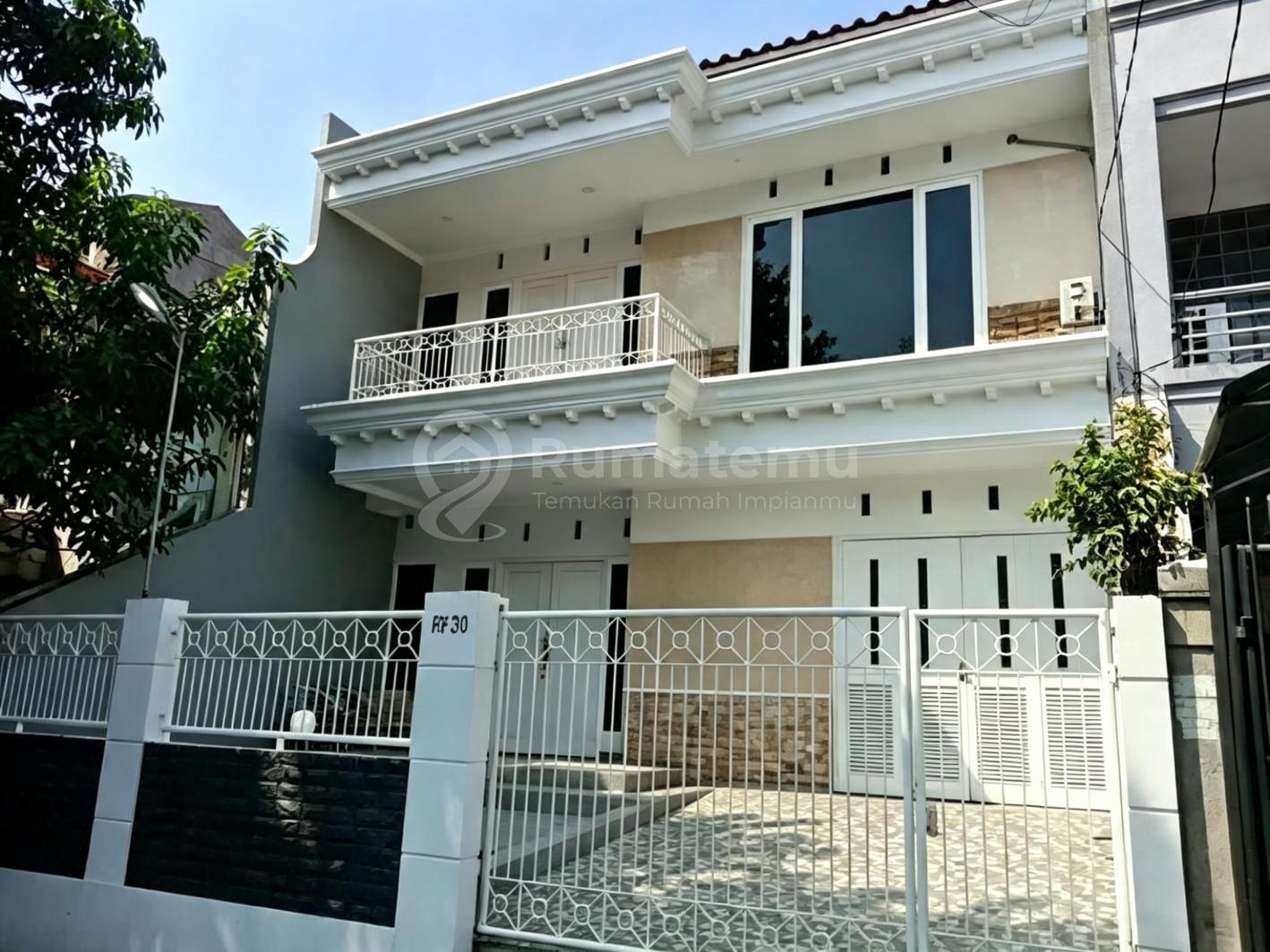 Rumah Full Renovasi Dalam Komplek di Kelapa Gading
