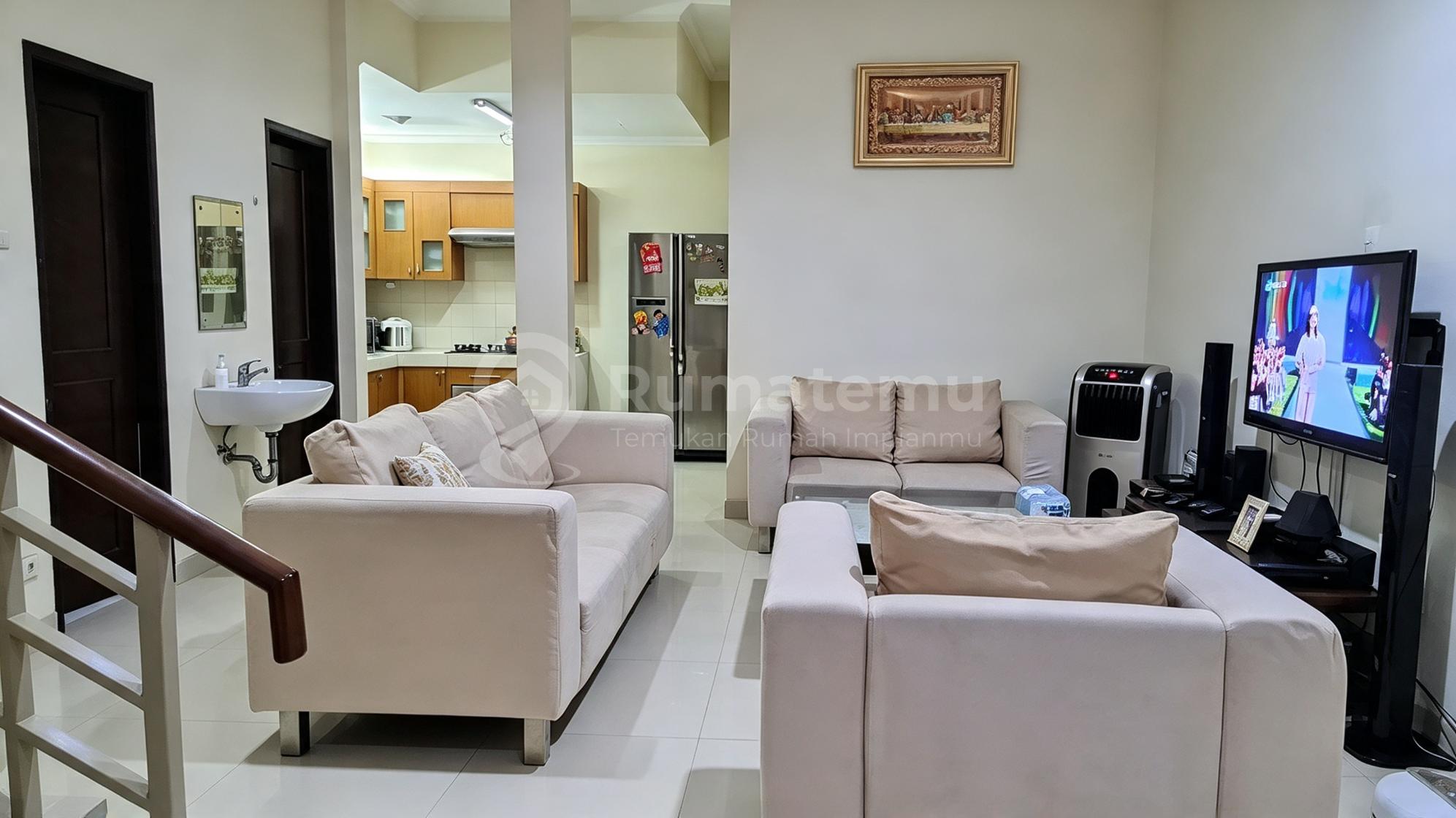 Citra 1 Ext, Kalideres, Jakarta Barat..Dijual Rumah 2 Lantai, 3 KT, 3 KM, Listrik 3500 W, Full Furnish, Hadap Selatan, Bebas Banjir, Shm.-V0o826.n | Rumah123