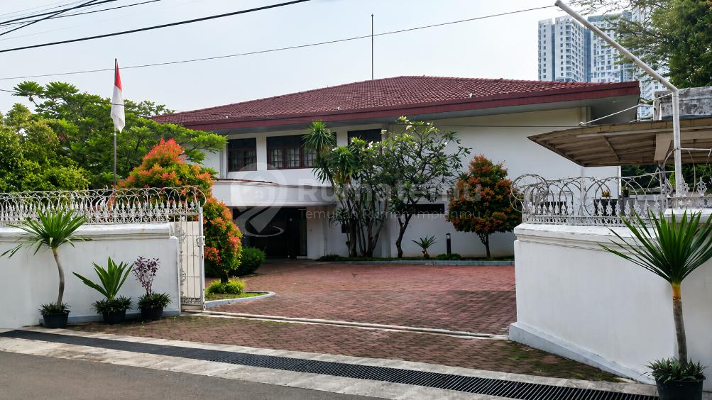 Dijual rumah Sultan Fully Furnished bisa untuk kantor di Pejaten Barat