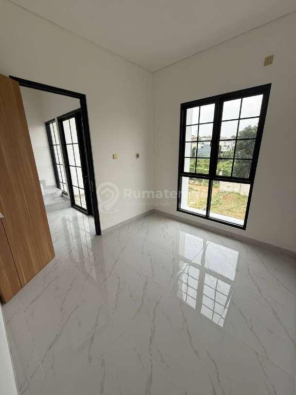 Rumah 2.5 Lantai di Kav.AL GDC Depok