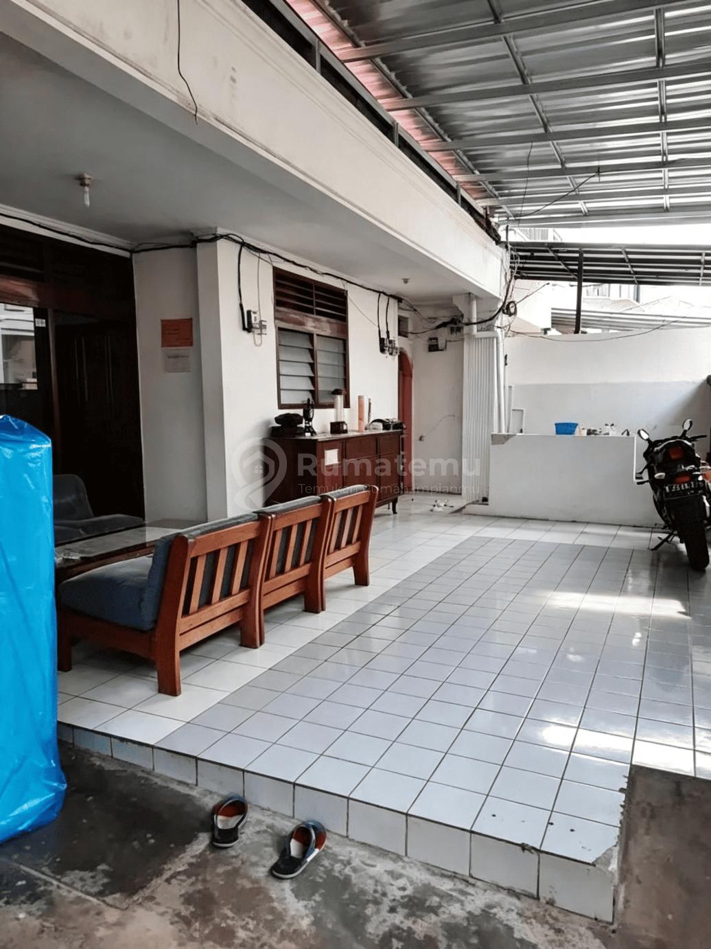Rumah 2 Lantai Strategis di Jalan Tampak Siring Kalideres Jakarta Barat