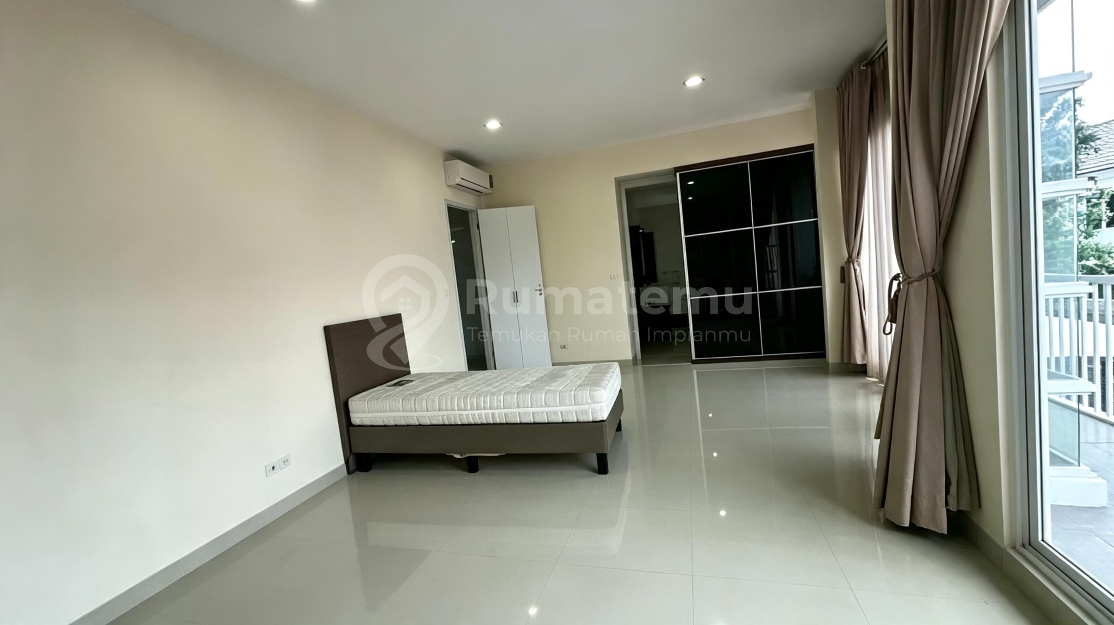 Dijual Cepat Grand Orchard Kelapa Gading Luas 240 Hadap Selatan