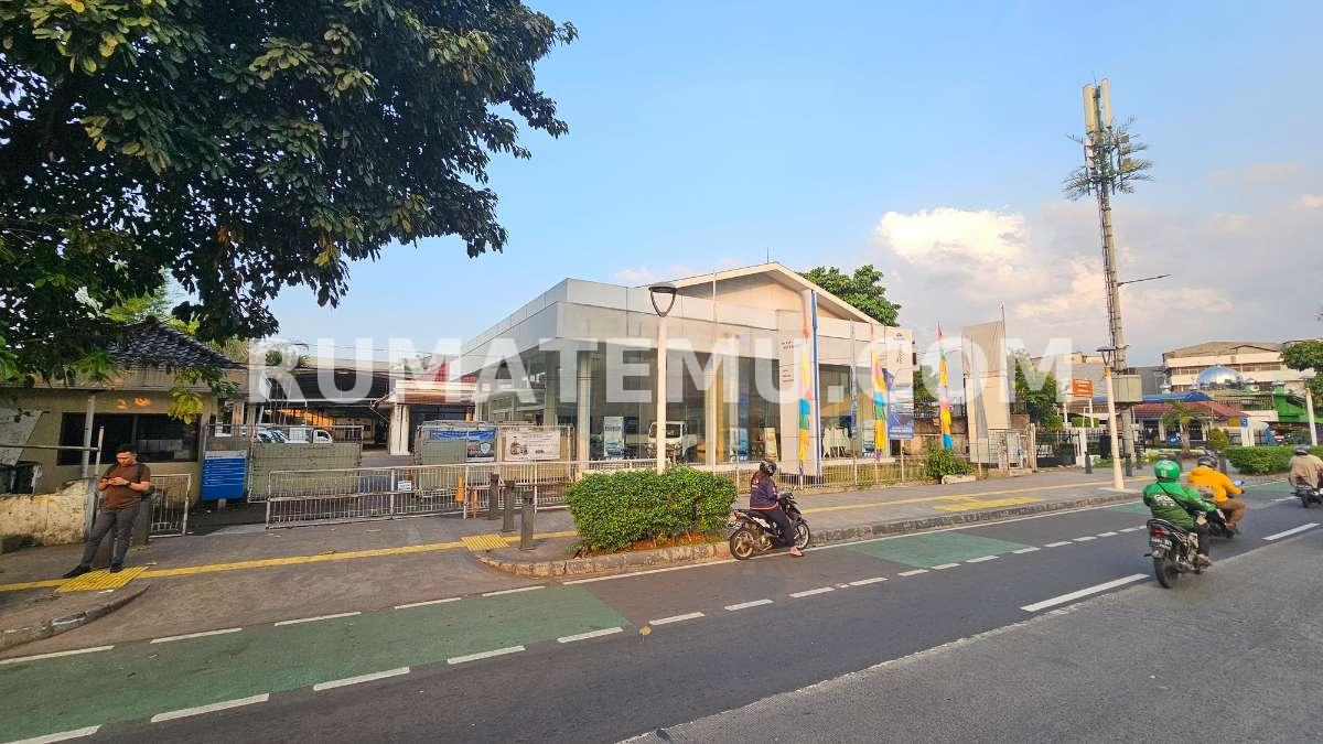 Gedung di Senen Area Komersial Cocok Untuk Usaha, Jakarta Pusat