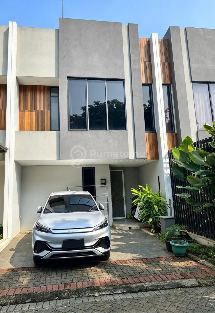 Dekat Akses Tol, Rumah, 2 Lantai, Dekat Akses KRL, Siap Huni