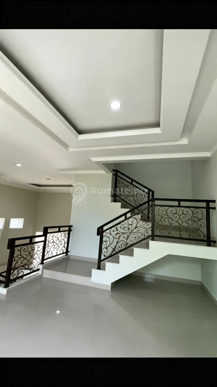 Dijual rumah di Alam sutera, luas 240, desain mewah, KT 4, Demansion