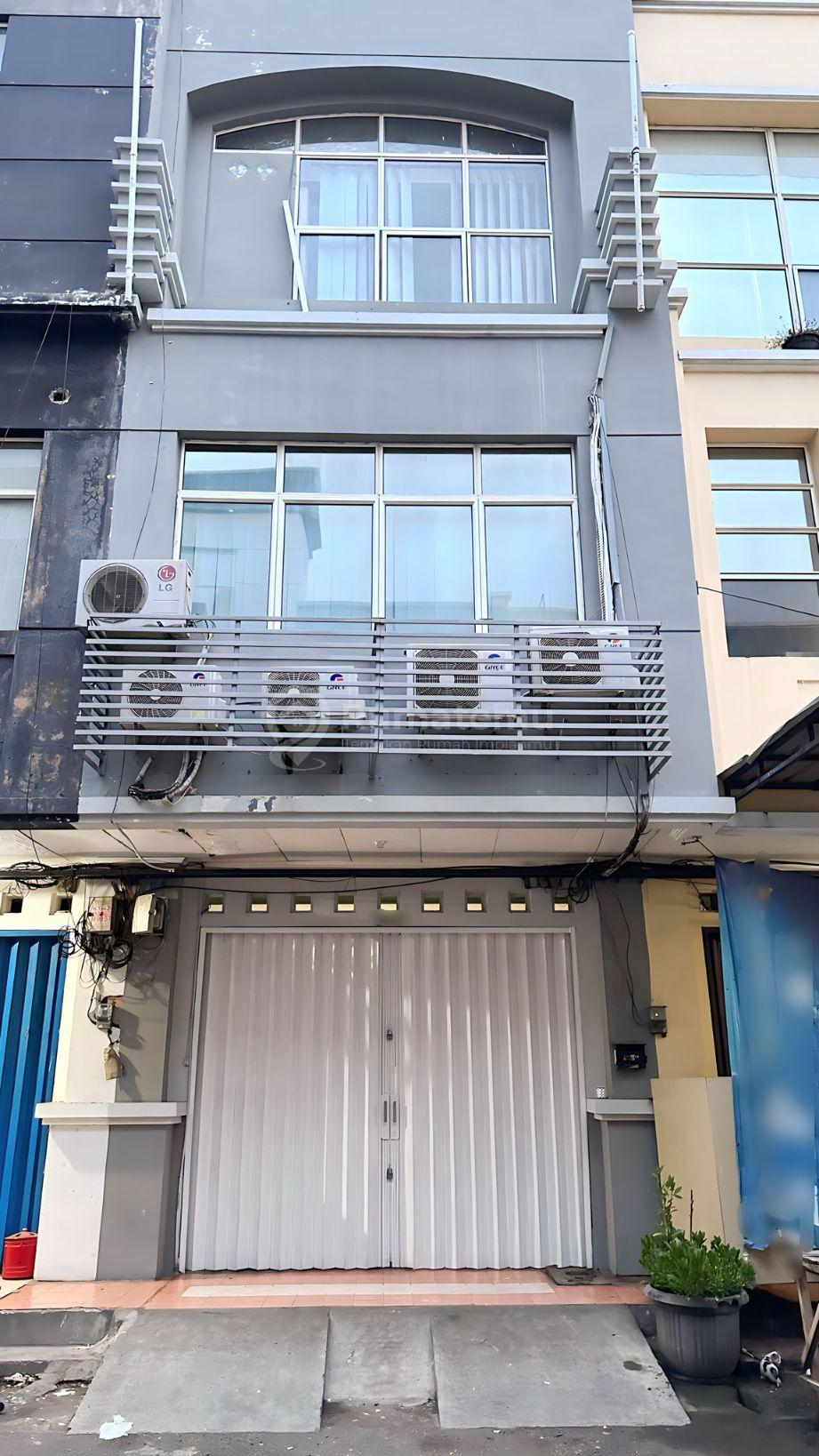 Dijual Ruko di Komplek Mutiara Taman Palem, Jln Raya Outer Ring Road, Cengkareng, Jakarta Barat