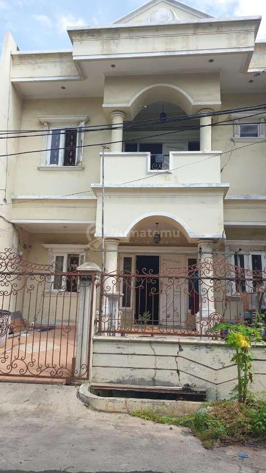 Dijual Rumah Tua hitung tanah di Muara Karang