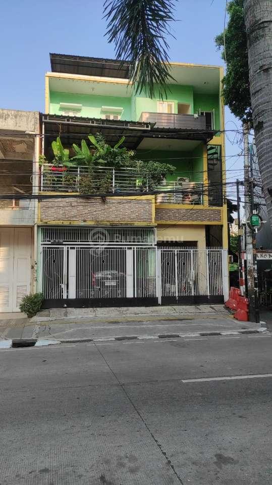 Jual Rumah Kost Selangkah dari ITC Cempaka Mas