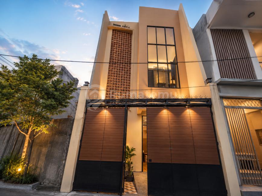 RUMAH TAMBORA SEMI FURNISH TANAH NGANTONG JAKARTA BARAT