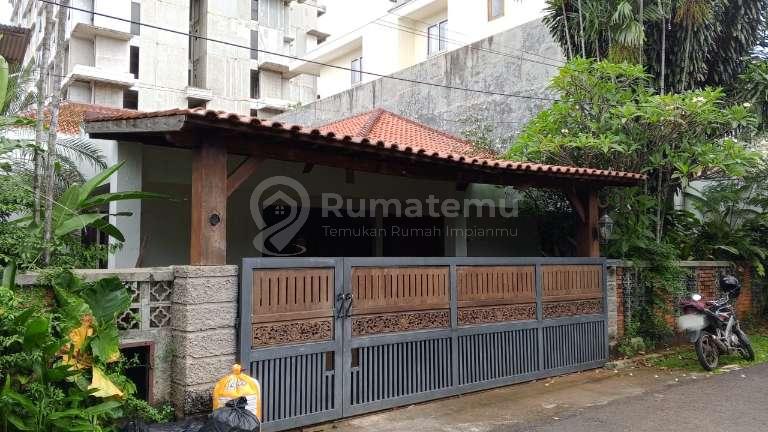 Disewakan rumah tinggal asri siap huni Swimming pool No pets area Ampera-Kemang