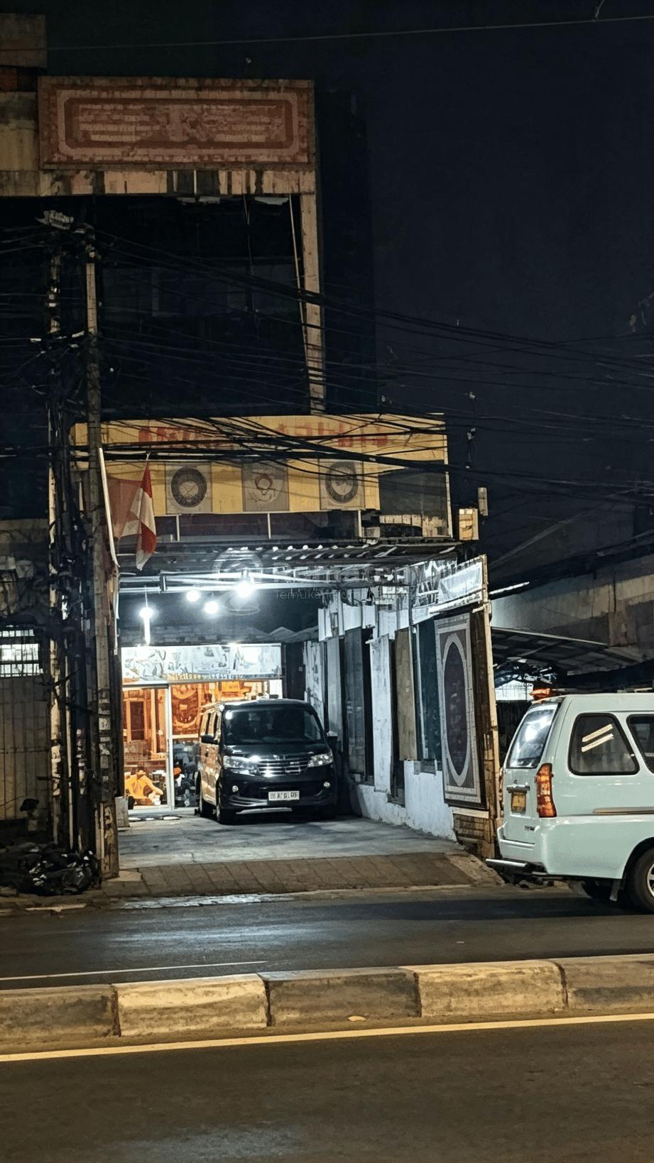Jual ruko untuk tempat usahaa dibawah Njop di Tanah Abang, Kebon Melati, Jakarta