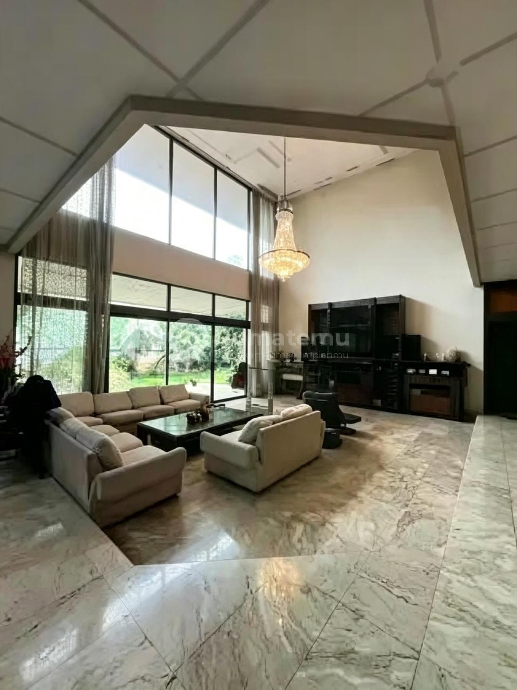 Dekat Scbd, Dijual Rumah Siap Huni di Permata Hijau Jakarta Selatan