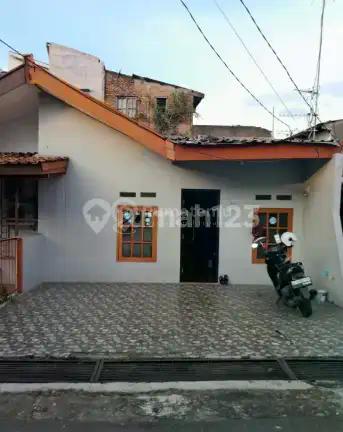 Rumah Lama Hitung Tanah Dalam Komplek di Pondok Bambu