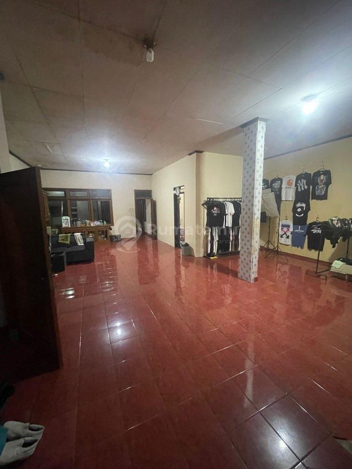 DIJUAL — RUMAH 3 LANTAI STRATEGIS PINGGIR JALAN RAYA PAGARSIH BARAT, BANDUNG