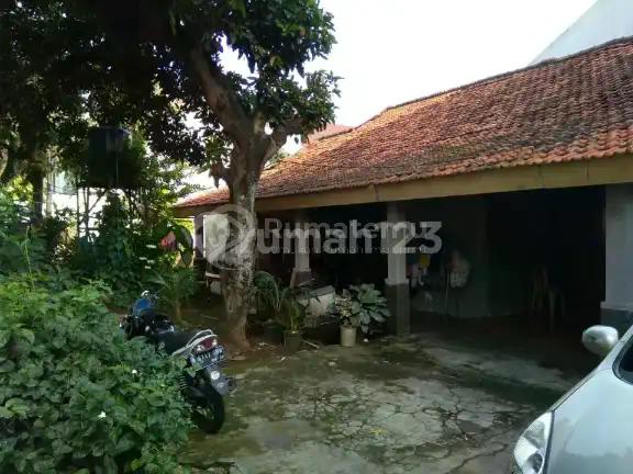 Rumah Tua Hook Pinggir Jalan, 200 Meter ke Terogong Raya