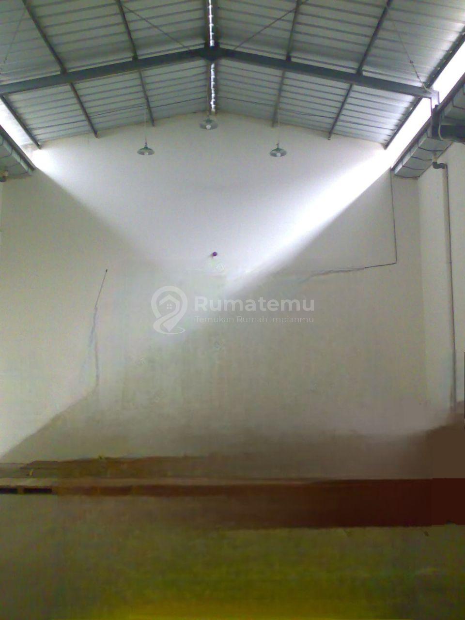 Gudang + Office 3 Lantai Dijual Di Sentral Industri Terpadu Elang Laut PIK, LT 240 m² LB ±720 m², 7,5 M Nego