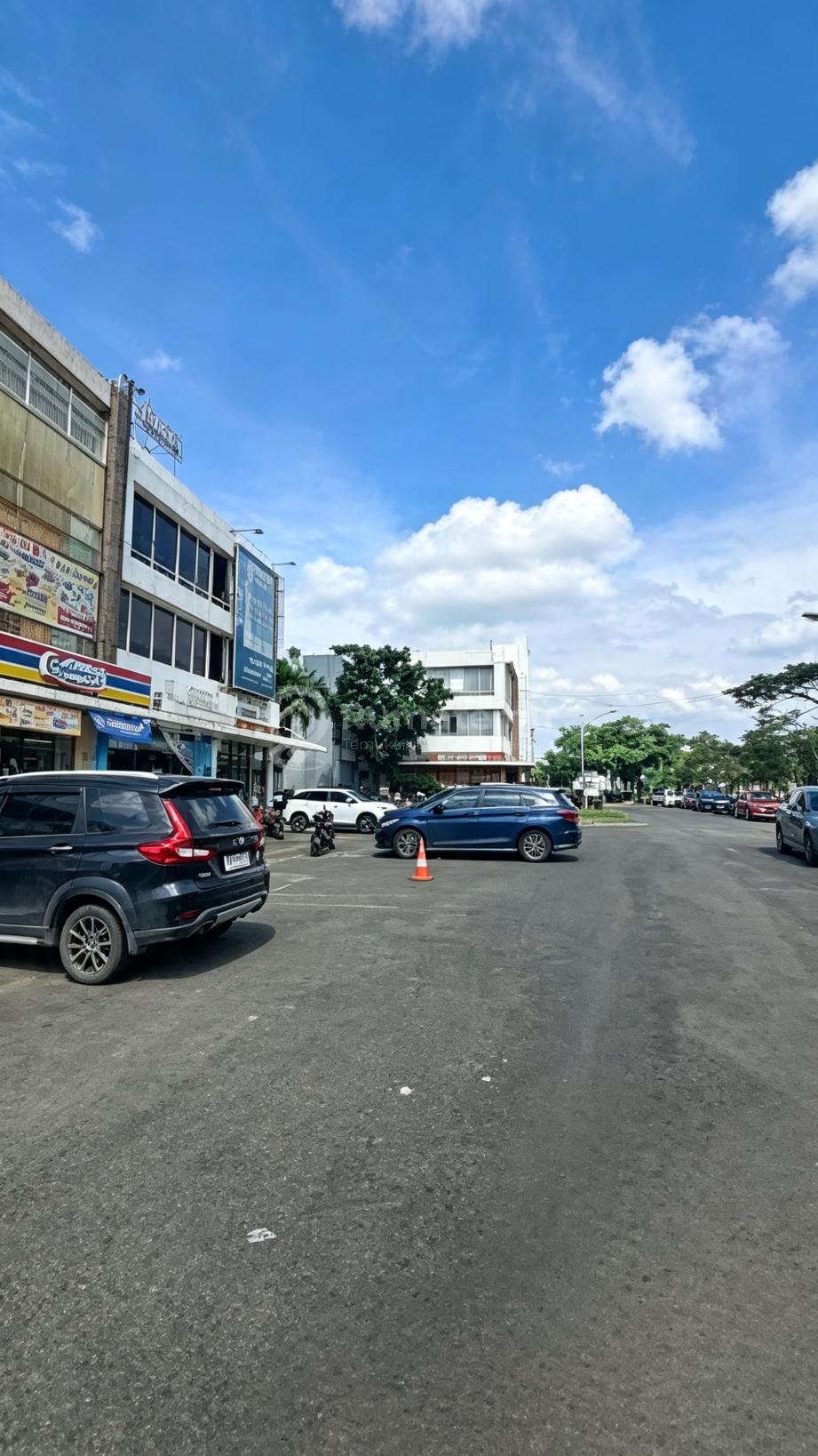 Ruko 3 Lantai Lokasi Strategis Jalur Sutera Boulevard Alam Sutera