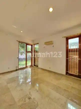 Luxury House Permata Hijau, Berada di Jln Zamrudarea Tenang, Jalan Lebar, dan Sangat Strategis