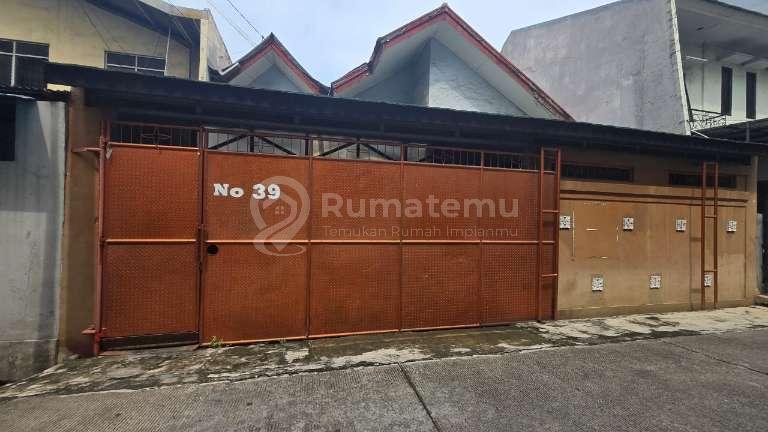 Jual sewa cepat murah rumah luas butuh renov di Jl Edam I, Tanjung Priok, Jakarta Utara