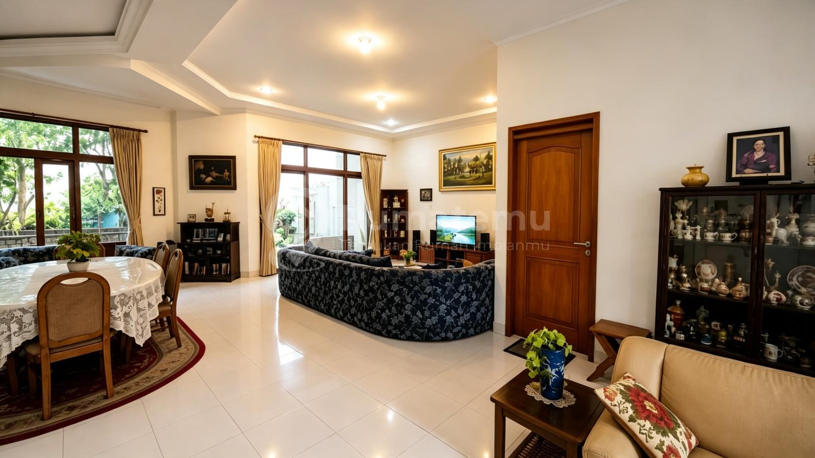 Jual Rumah Kokoh 2 Lantai di Daerah Cipaku, Sayap Setiabudi, Bandung