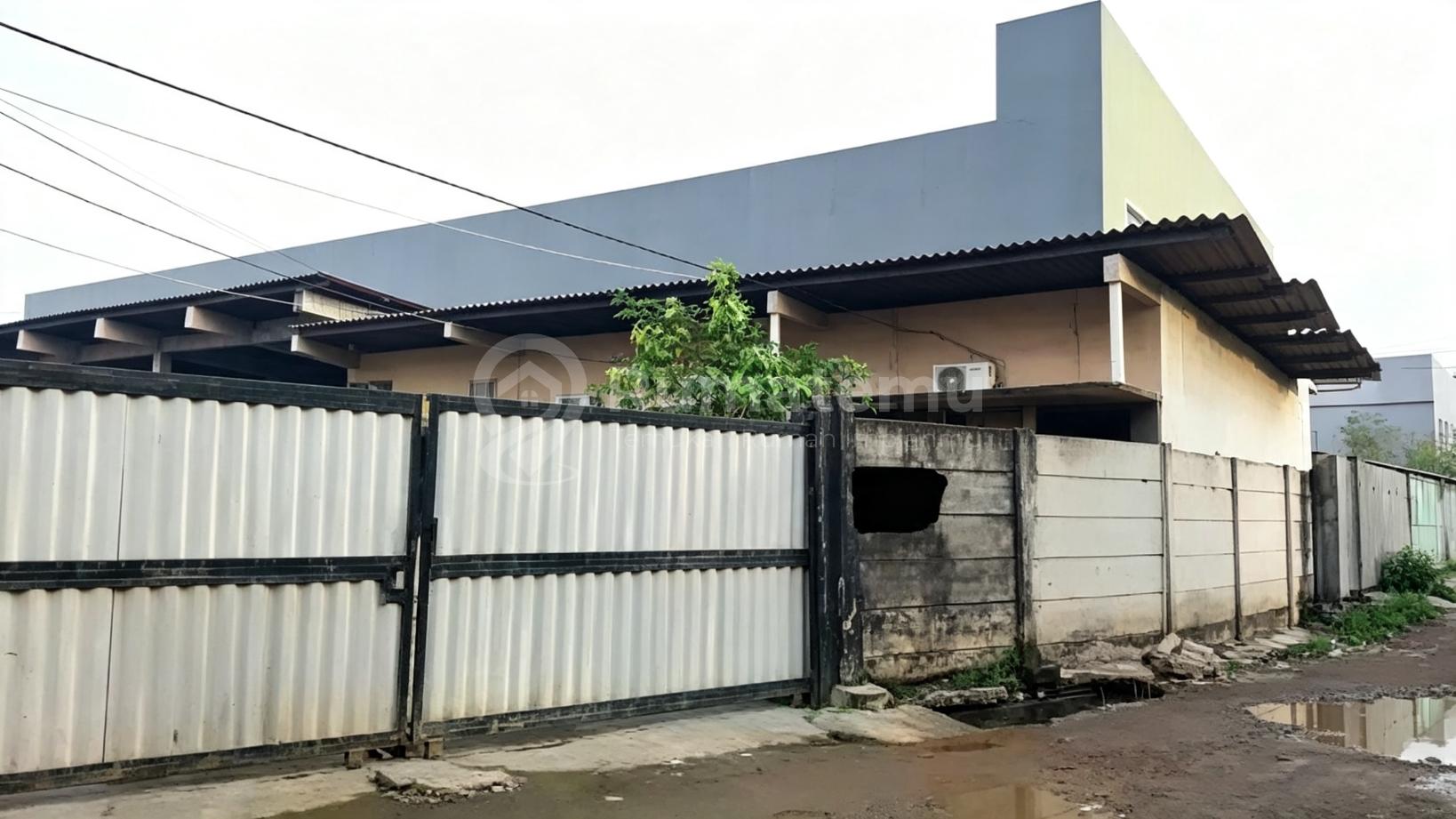 Gudang Hitung Tanah di Komplek Kav Dpr Cipondoh