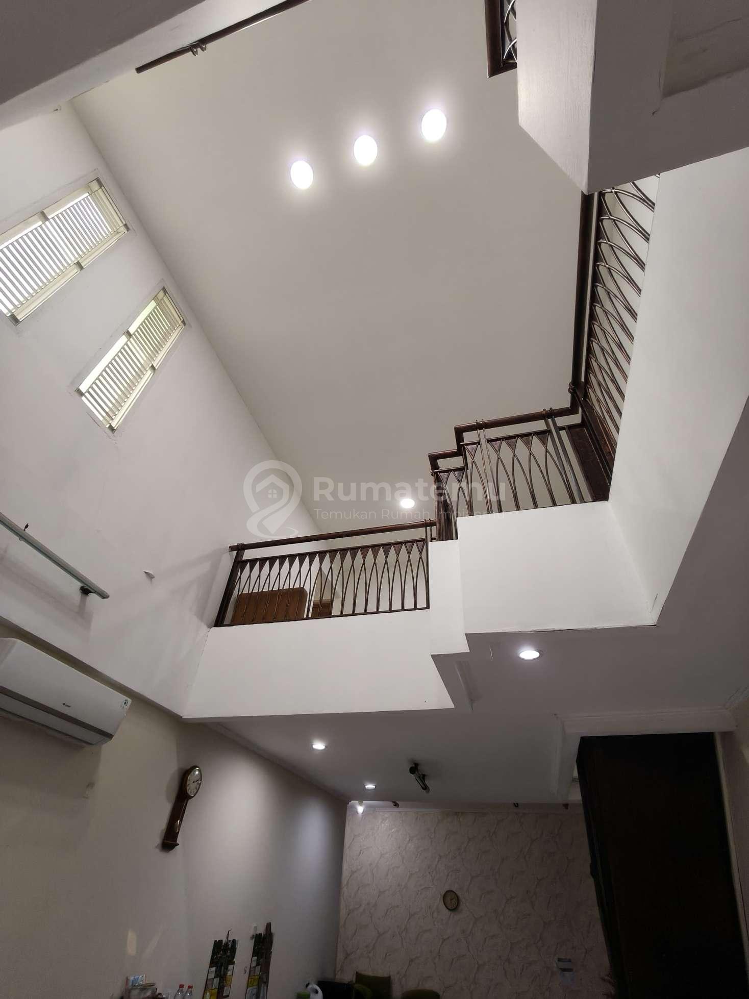 Jual Rumah Komplek Cantik Graha Raya Bintaro