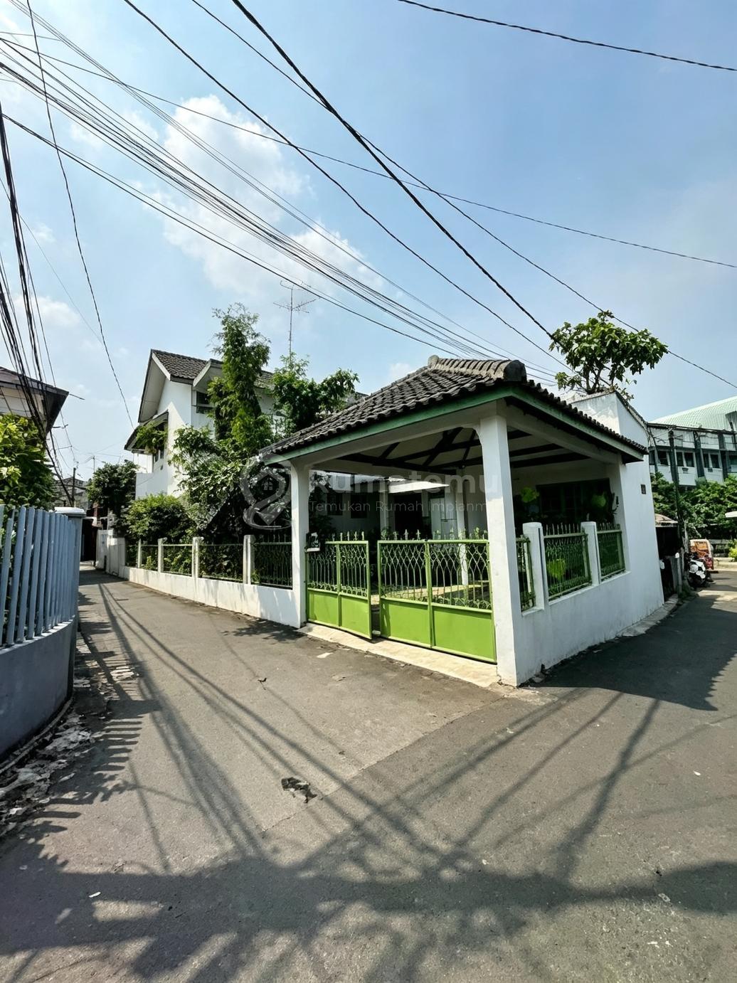 Rumah Hook Area Munjul, 55 Meter Ke Jln Raya Munjul