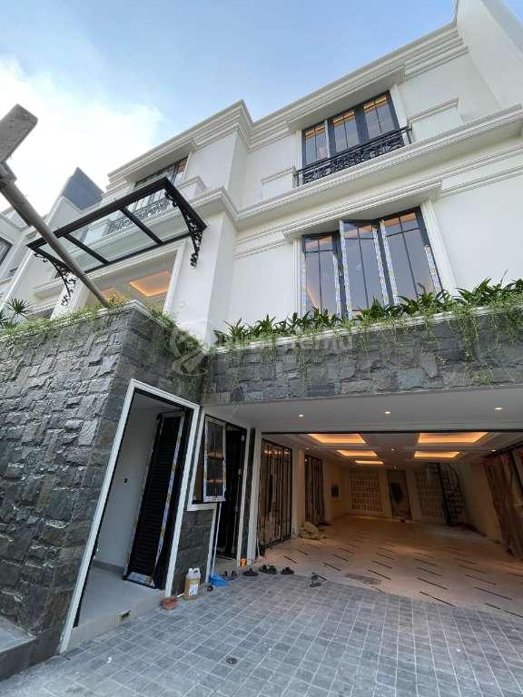 Dijual Rumah di Jl. Panglima Polim, Kebayoran Baru, Jakarta Selatan