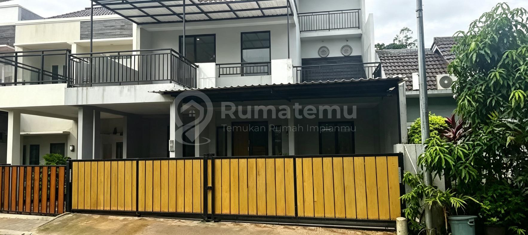 Rumah Sudah Renovasi Ditaman Crysant Kencanaloka BSD City Tangerang Selatan Rp. 2,55Miliar Lokasi Strategis