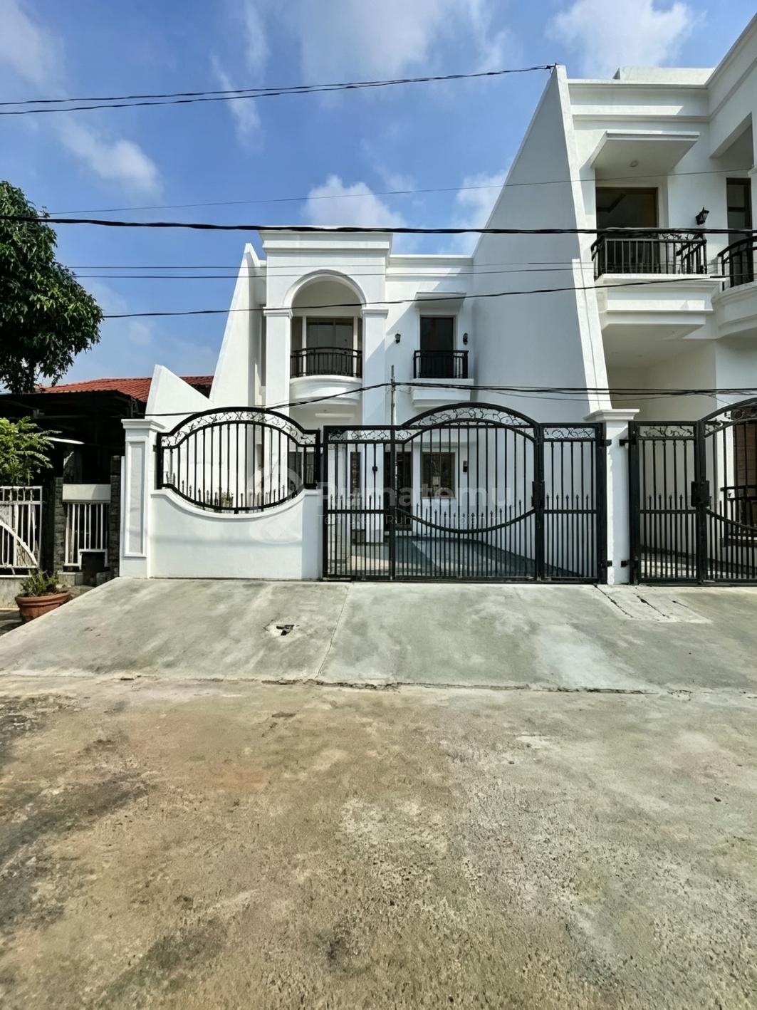 Rumah Baru Siap Huni Dalam Komplek di Duren Sawit