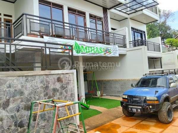 Jual Rumah Minimalis dan Siap Huni di Daerah Padasuka Bandung, 2 km dari Saung Angklung Udjo