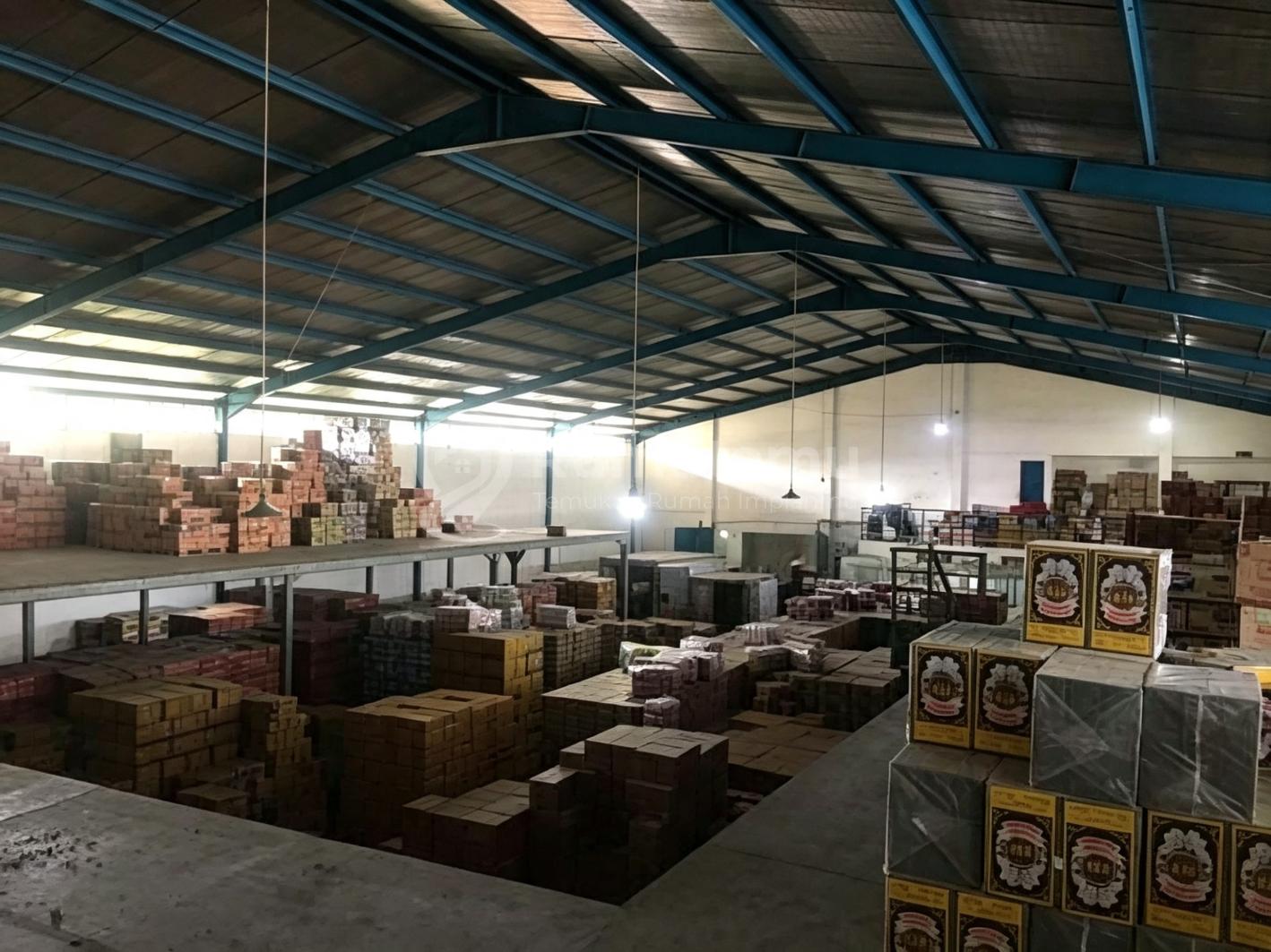 TOKO + GUDANG YANG LOKASINYA DI JL SOEKARNO HATTA BANDUNG