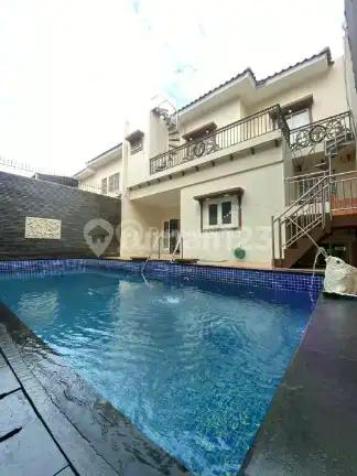 Rumah di Cluster Rome Pik